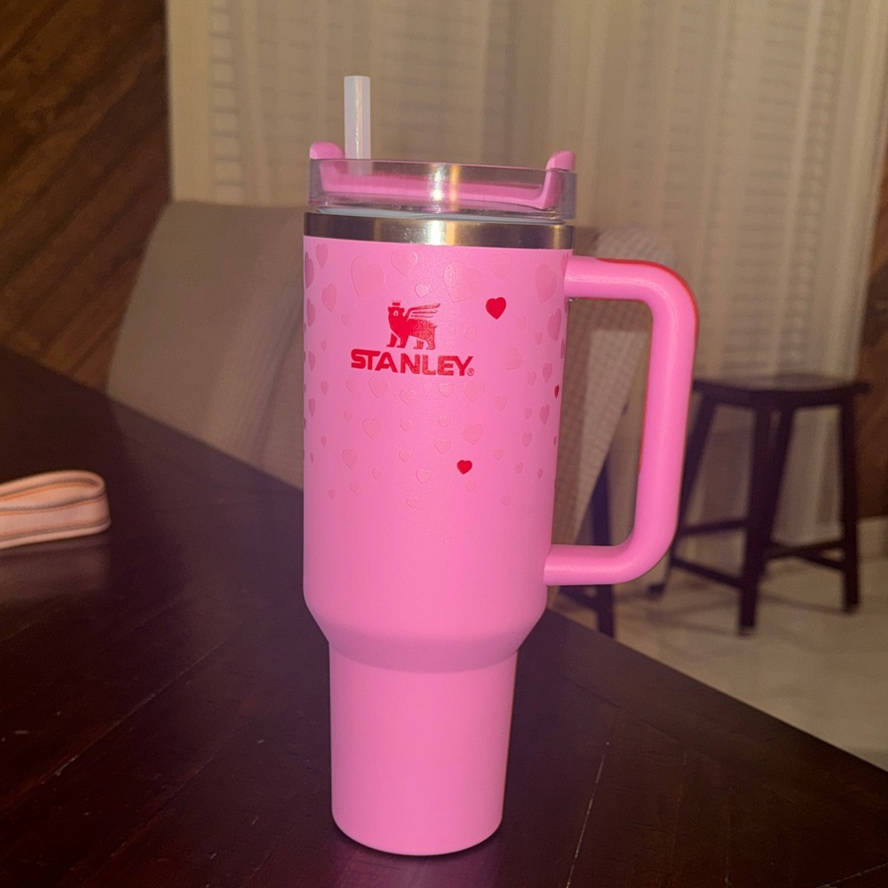 Stanley Target Exclusive Valentines Day 2025 Sweet Hearts 40oz‎ Tumbler